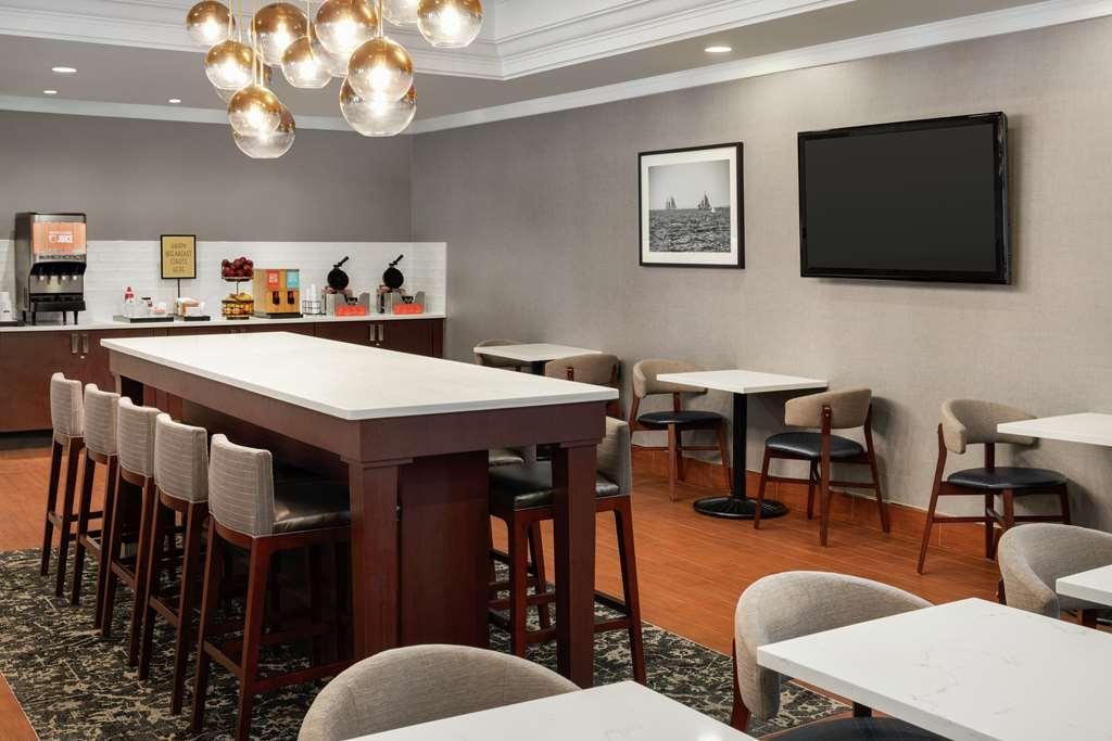 Hampton Inn By Hilton Boston/Cambridge Restaurant bilde